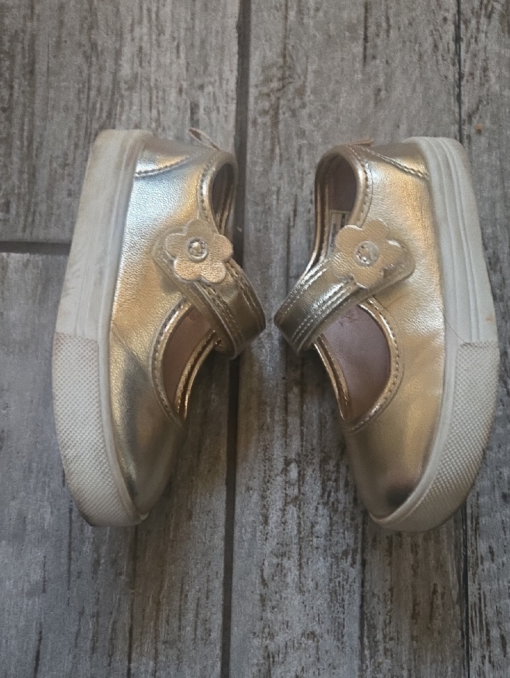 OshKosh B'gosh Metallic Gold Mary Jane Shoes